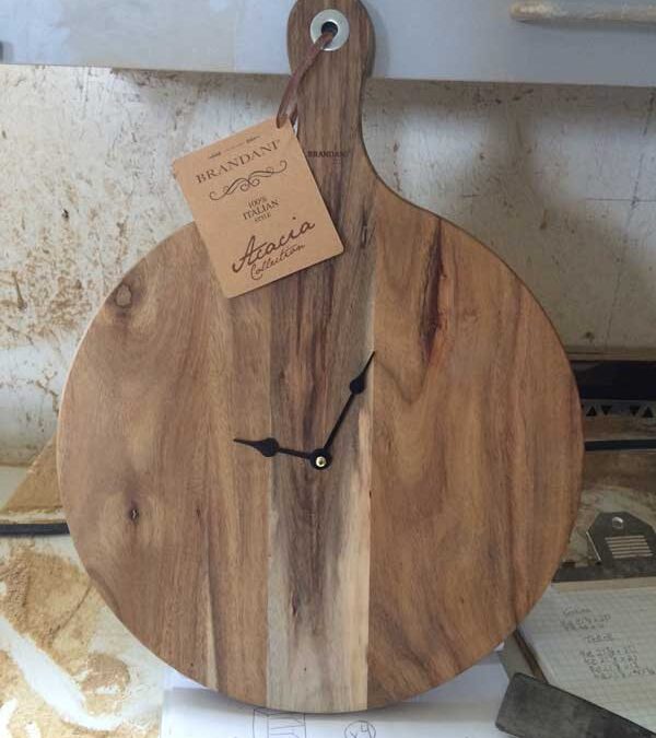 Cutting-board-clock